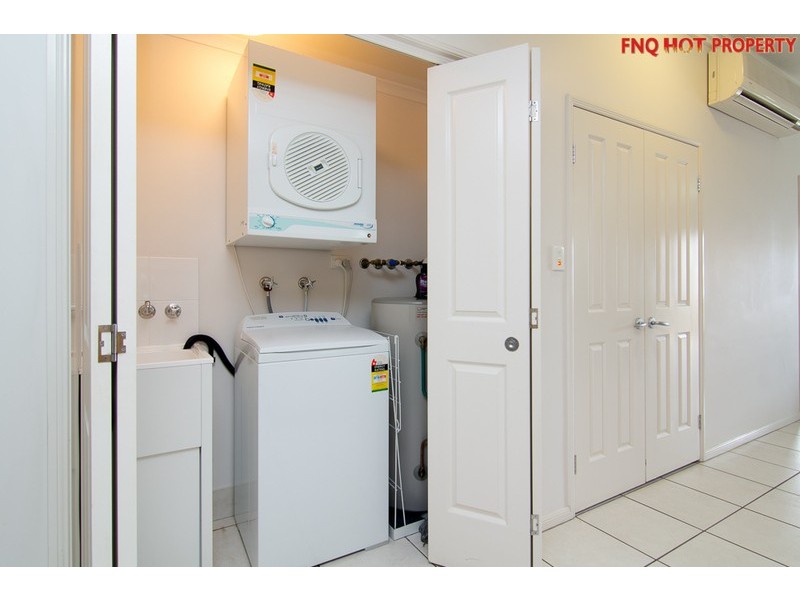 2/79 Spence St, Cairns City QLD 4870