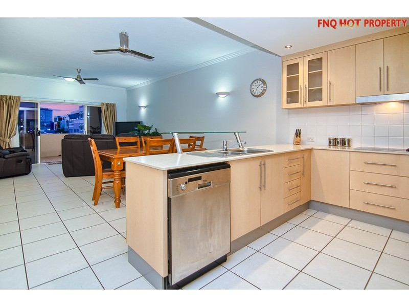 2/79 Spence St, Cairns City QLD 4870