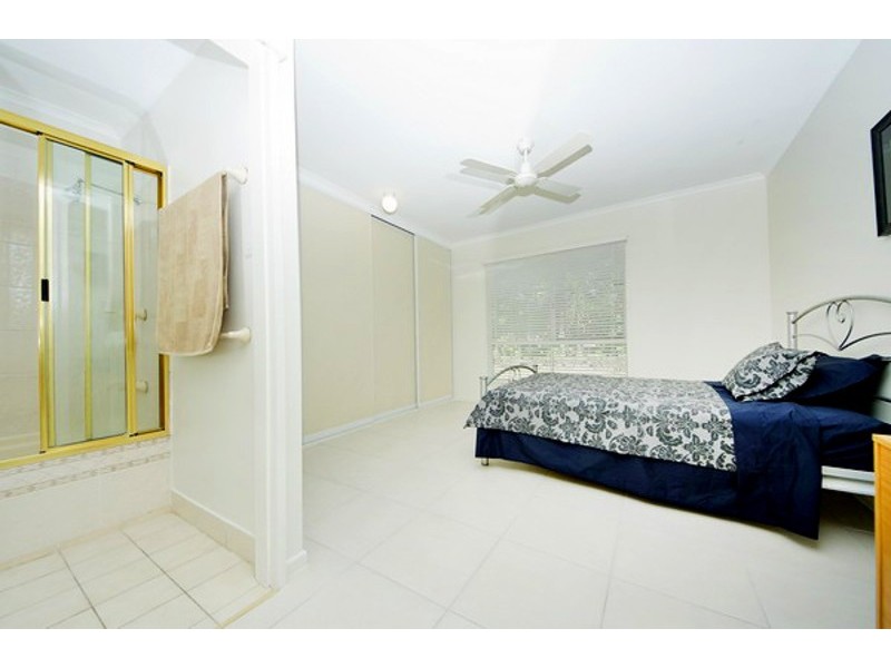 8 Strombus Ave, Trinity Beach QLD 4879