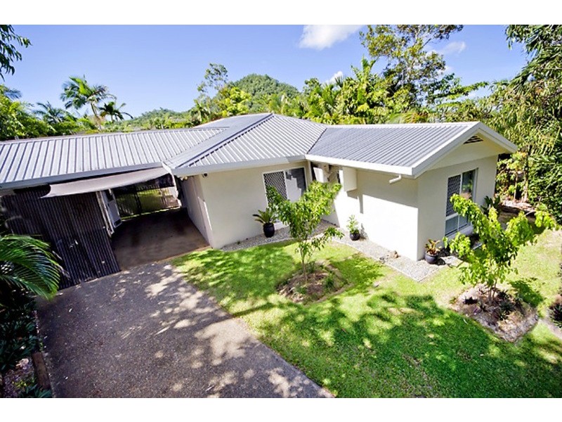 8 Strombus Ave, Trinity Beach QLD 4879