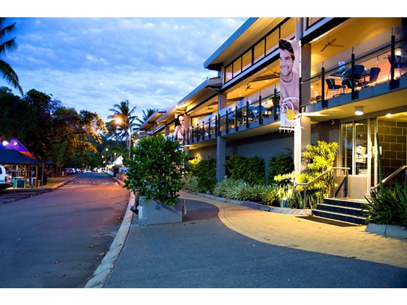 8 Strombus Ave, Trinity Beach QLD 4879