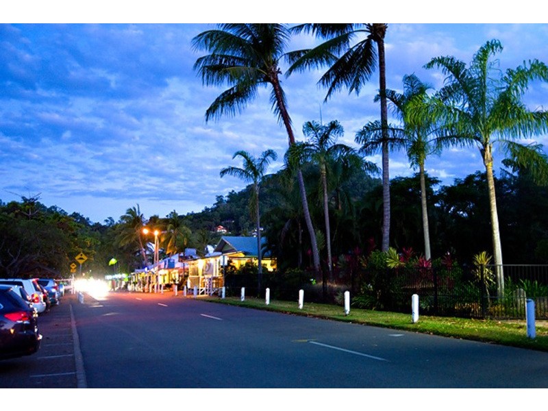 8 Strombus Ave, Trinity Beach QLD 4879