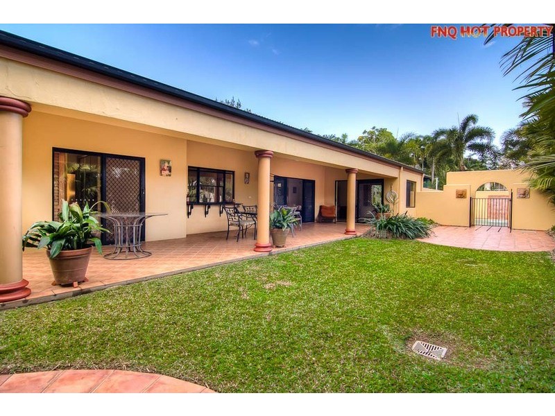 27 Gloucester Street, Whitfield QLD 4870