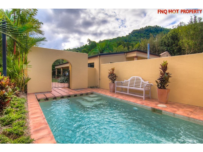 27 Gloucester Street, Whitfield QLD 4870