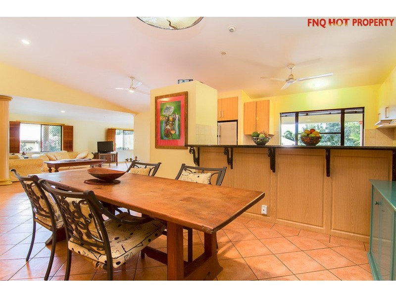 27 Gloucester Street, Whitfield QLD 4870