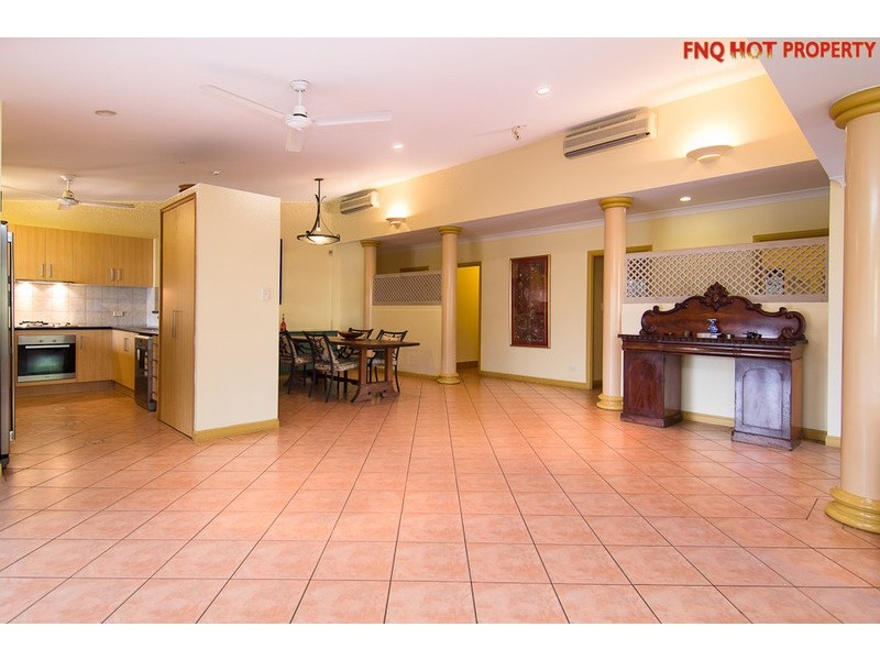 27 Gloucester Street, Whitfield QLD 4870