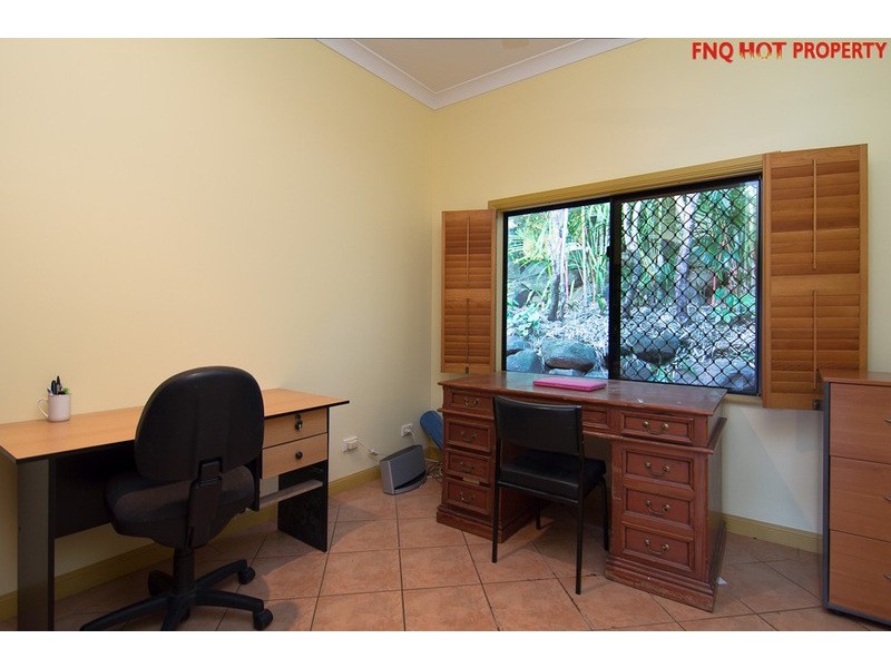 27 Gloucester Street, Whitfield QLD 4870
