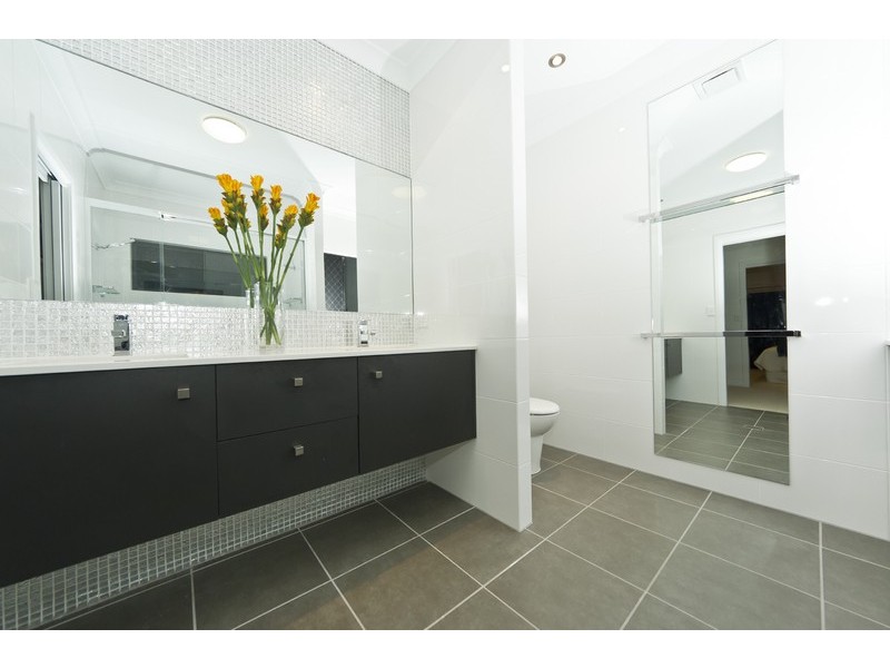 16 COCUS CR, Palm Cove QLD 4879
