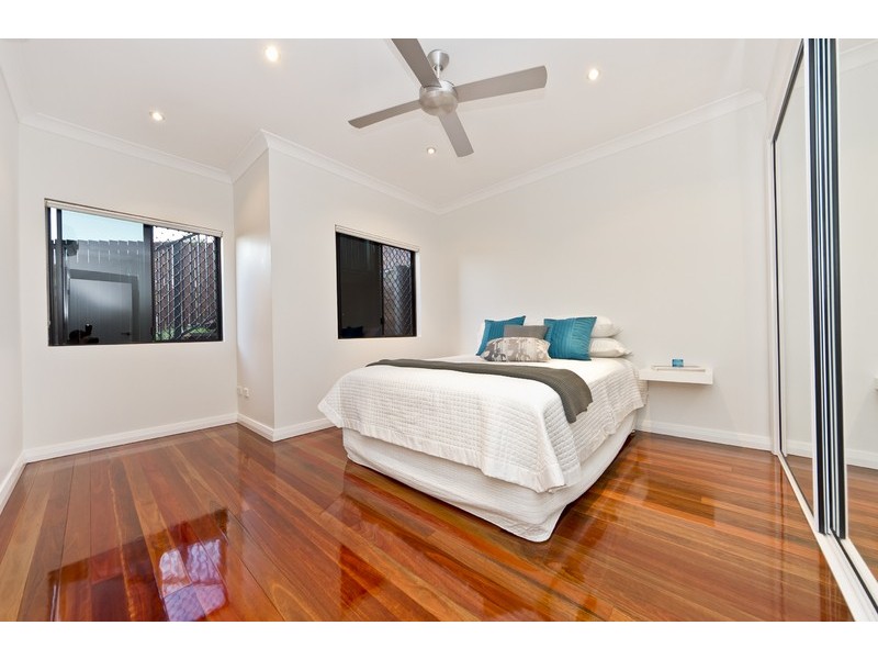 16 COCUS CR, Palm Cove QLD 4879