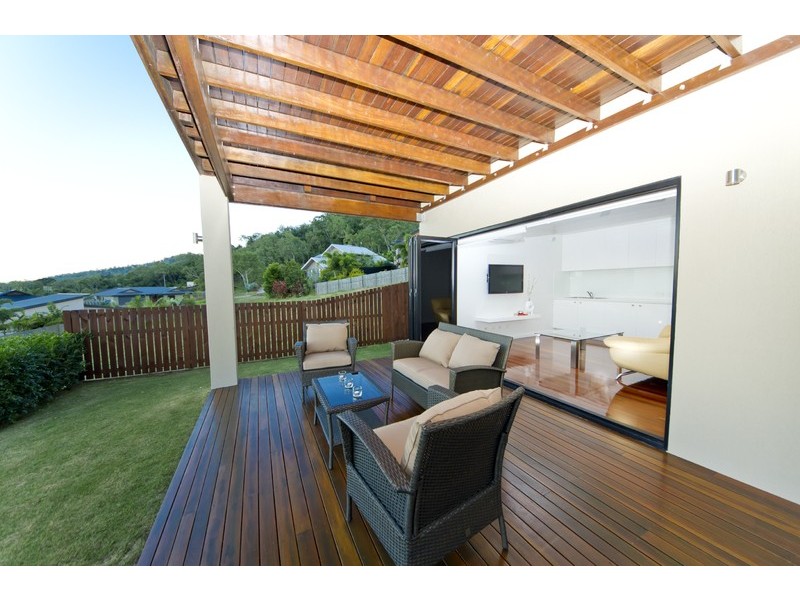 16 COCUS CR, Palm Cove QLD 4879