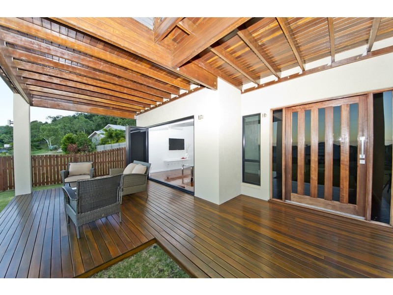 16 COCUS CR, Palm Cove QLD 4879