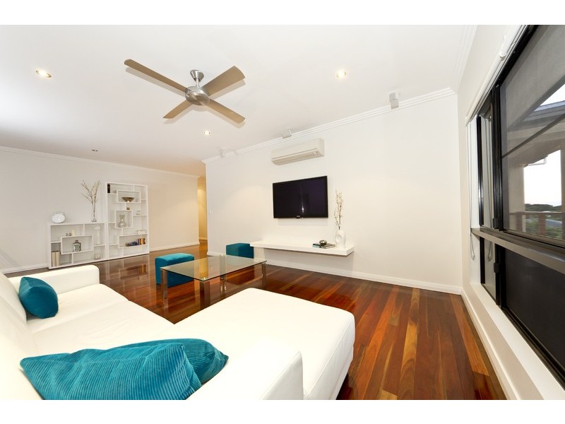 16 COCUS CR, Palm Cove QLD 4879