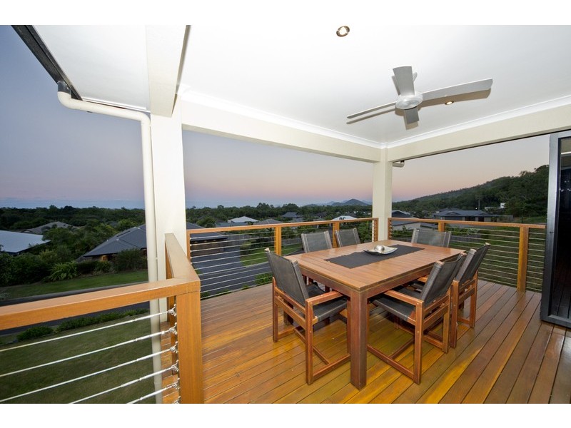 16 COCUS CR, Palm Cove QLD 4879