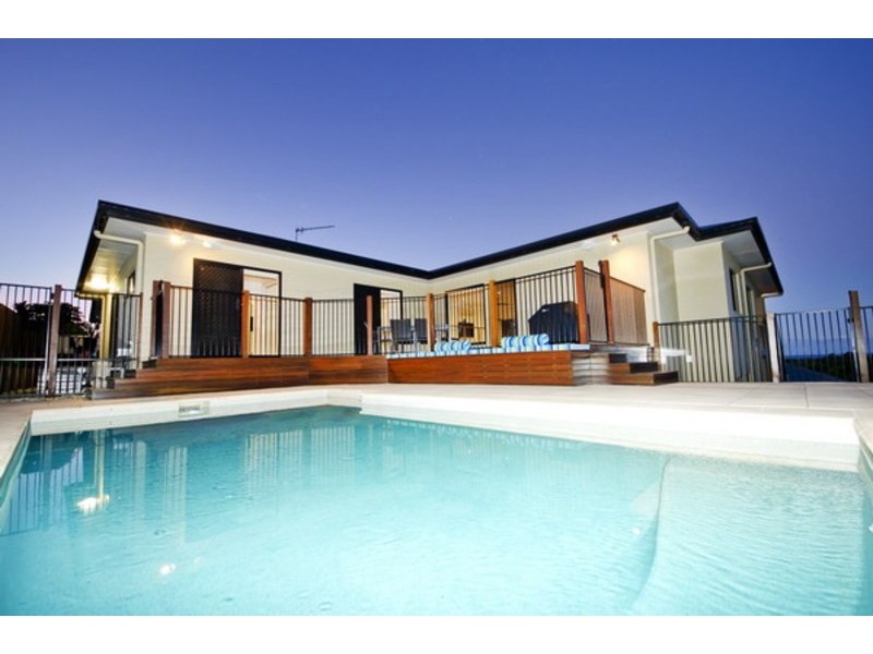 16 COCUS CR, Palm Cove QLD 4879