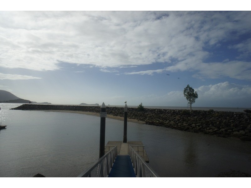 24-26 Buckley St, Yorkeys Knob QLD 4878