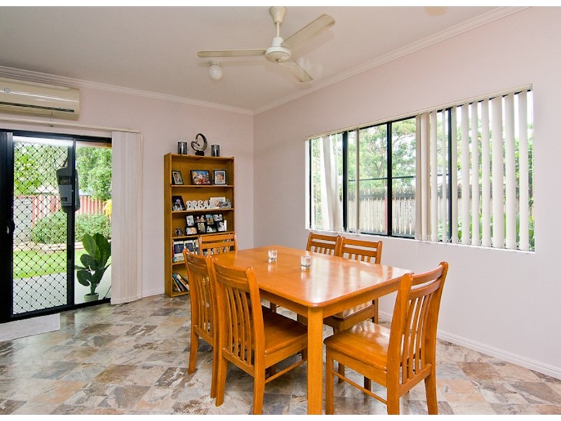 2 Burranong Street, Kewarra Beach QLD 4879