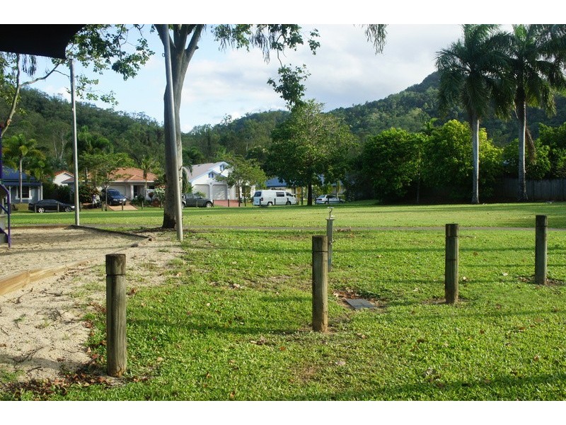 2 Burranong Street, Kewarra Beach QLD 4879