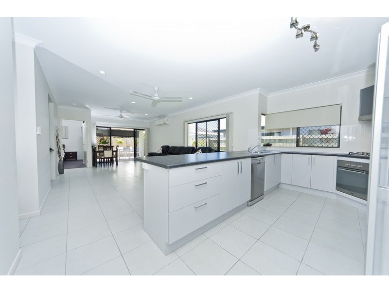 36 Redcap Bend, Trinity Park QLD 4879