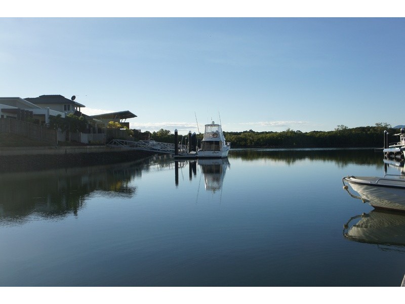 13-15  Ragamuffin Qy, Trinity Park QLD 4879