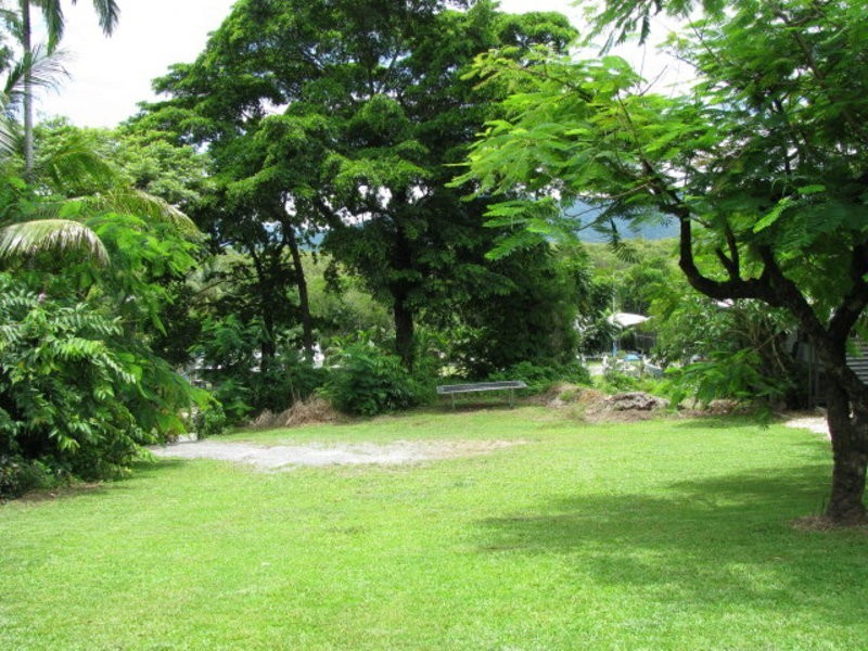 24 Buckley St, Yorkeys Knob QLD 4878