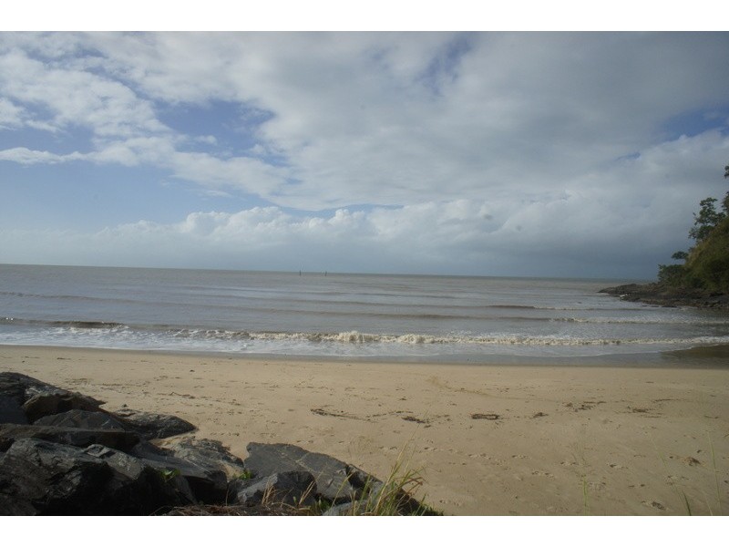 24 Buckley St, Yorkeys Knob QLD 4878