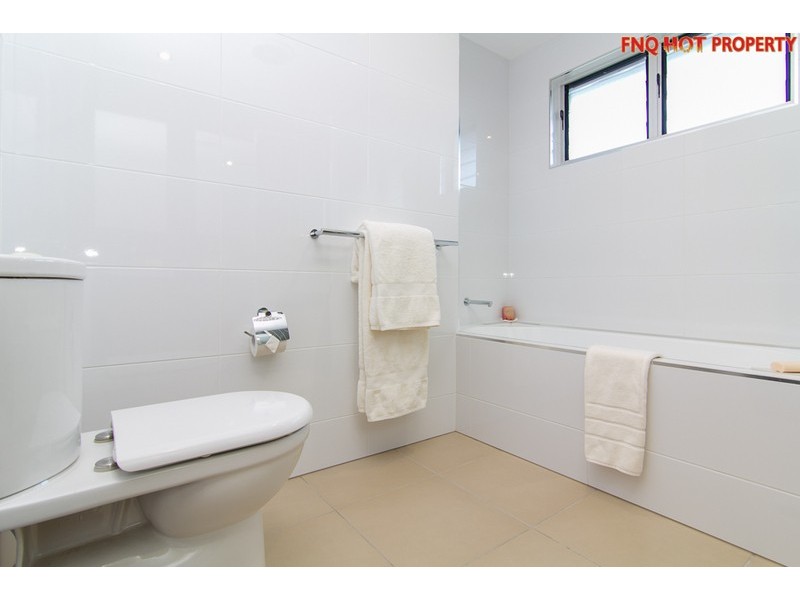 4/110 Harbour Drive, Trinity Park QLD 4879