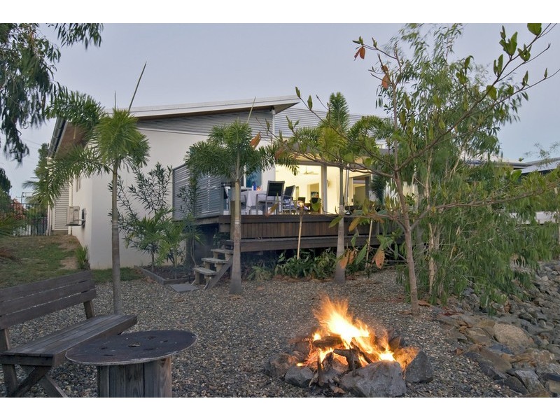 43 Riverside Parade, Trinity Park QLD 4879