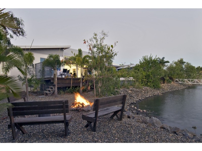 43 Riverside Parade, Trinity Park QLD 4879