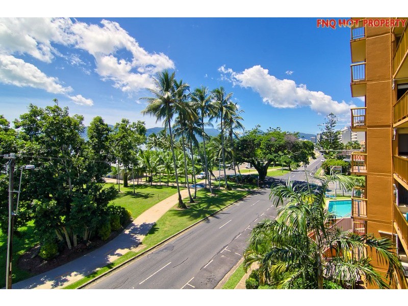 17/249 Esplanade, Cairns North QLD 4870