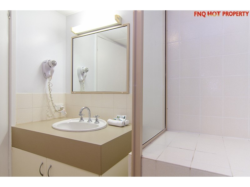 17/249 Esplanade, Cairns North QLD 4870