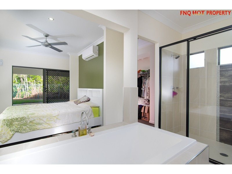 1 Icefire Quay, Trinity Park QLD 4879