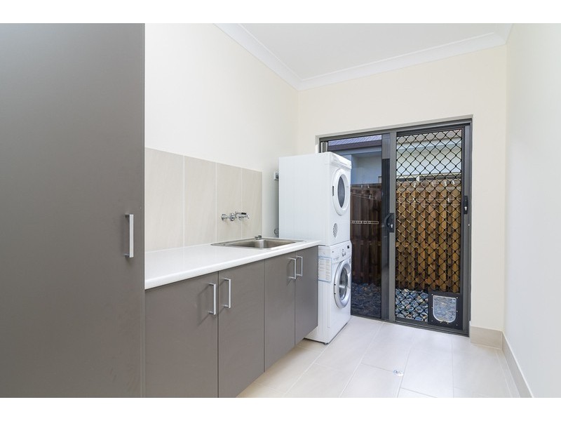 1 Icefire Quay, Trinity Park QLD 4879