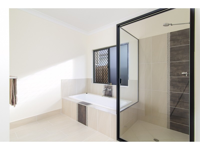 1 Icefire Quay, Trinity Park QLD 4879