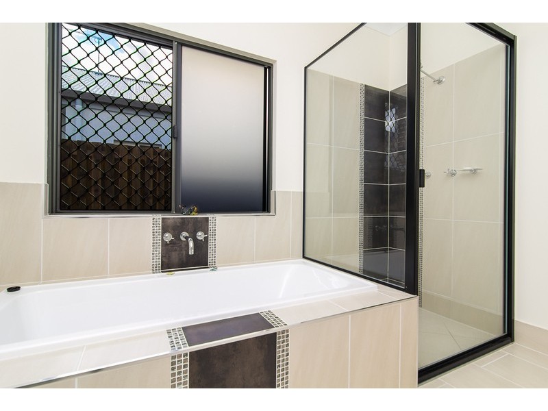 1 Icefire Quay, Trinity Park QLD 4879