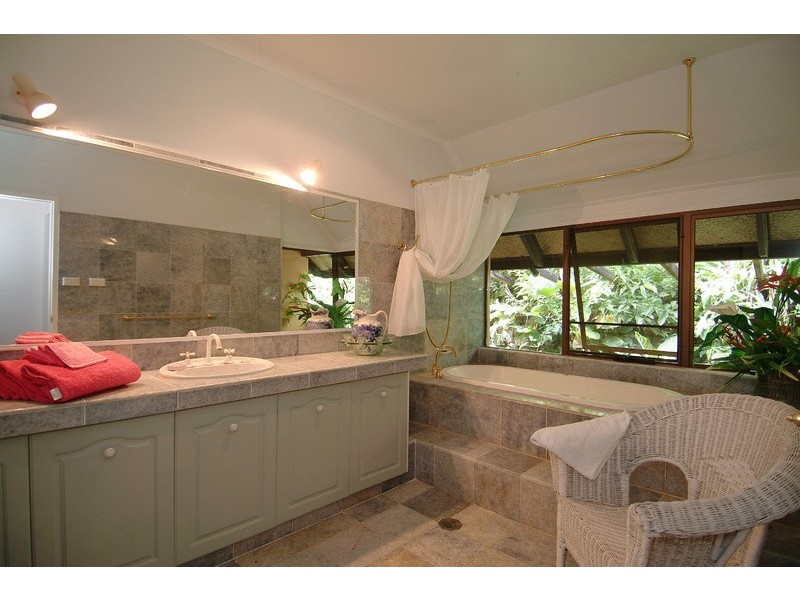 19  Satellite Street, Clifton Beach QLD 4879