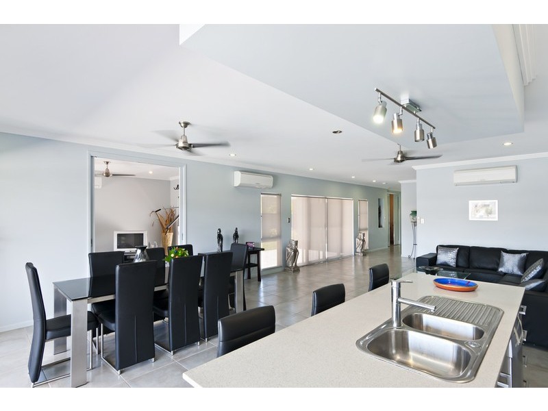 125 HARBOUR DRIVE, Trinity Park QLD 4879