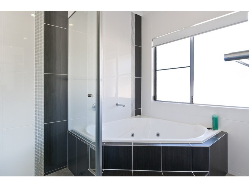 125 HARBOUR DRIVE, Trinity Park QLD 4879