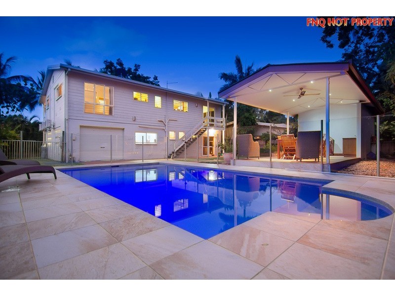49 Terebra St, Palm Cove QLD 4879
