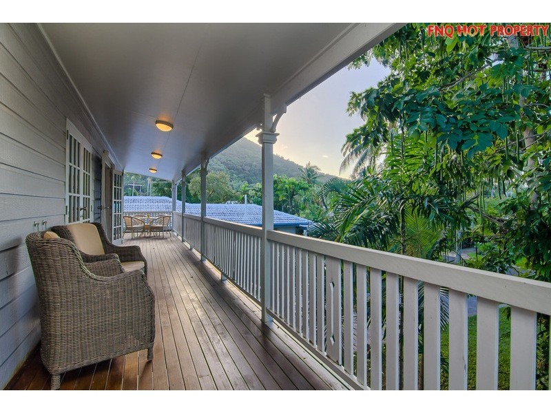 49 Terebra St, Palm Cove QLD 4879