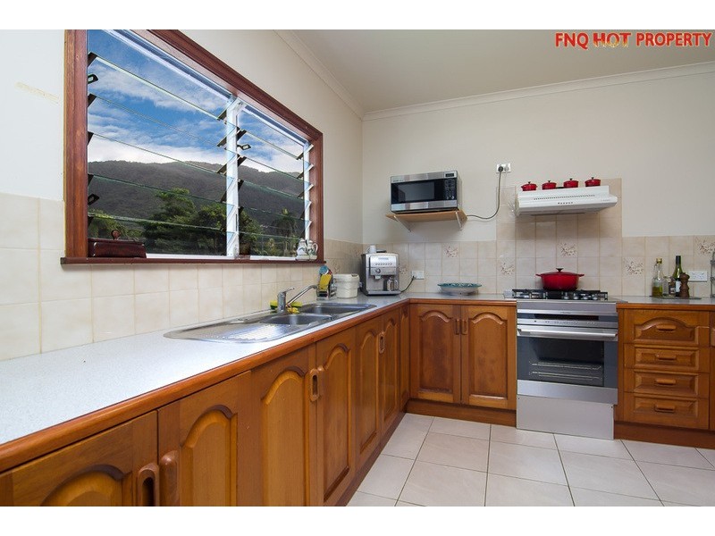 49 Terebra St, Palm Cove QLD 4879