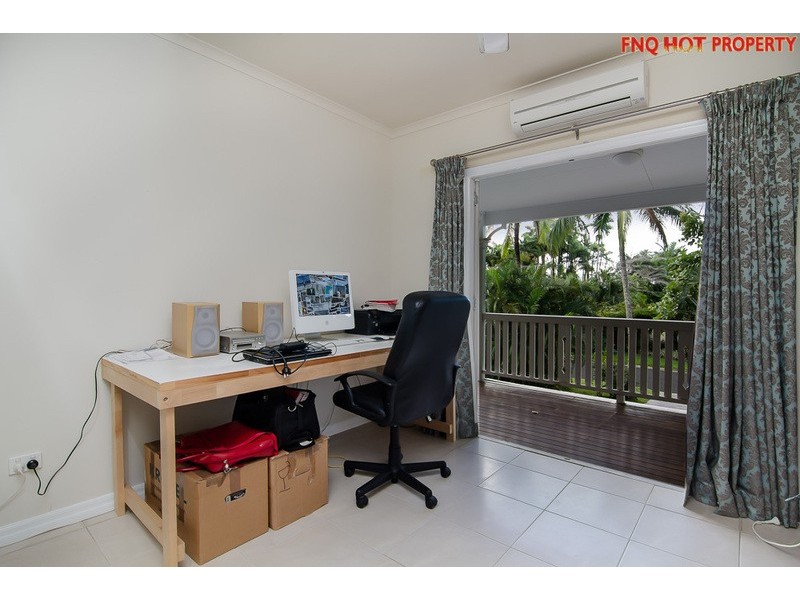 49 Terebra St, Palm Cove QLD 4879