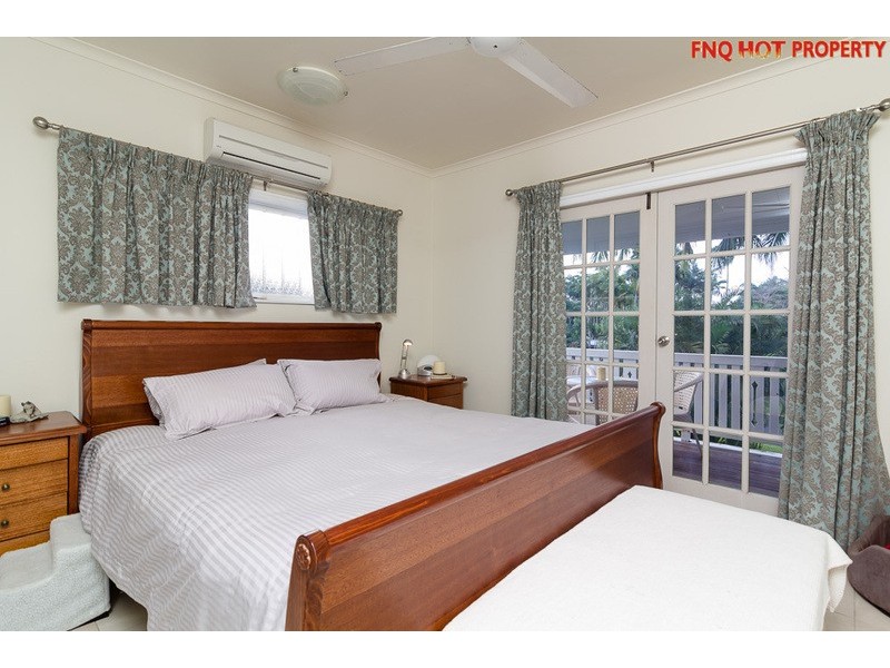 49 Terebra St, Palm Cove QLD 4879