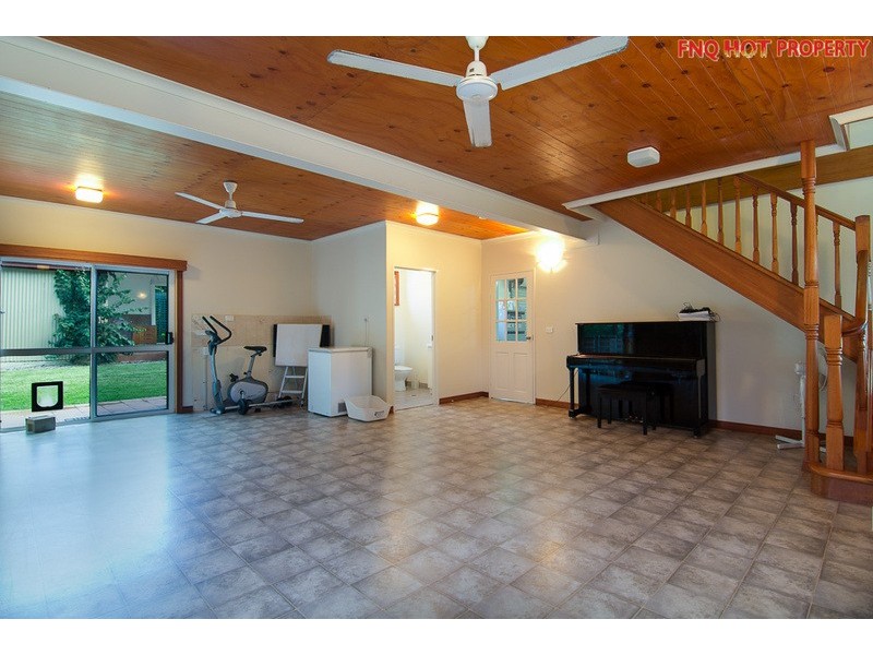 49 Terebra St, Palm Cove QLD 4879