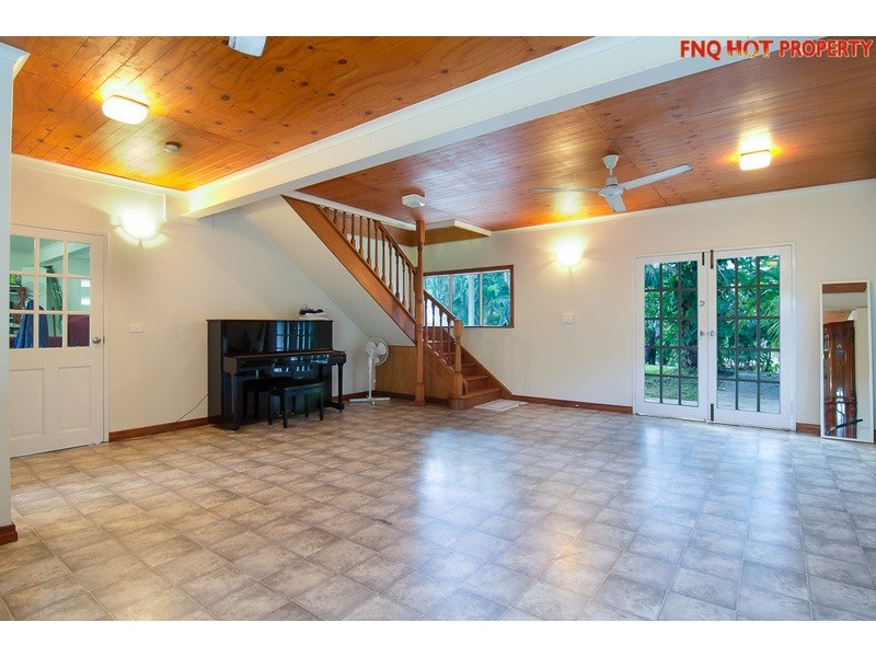 49 Terebra St, Palm Cove QLD 4879
