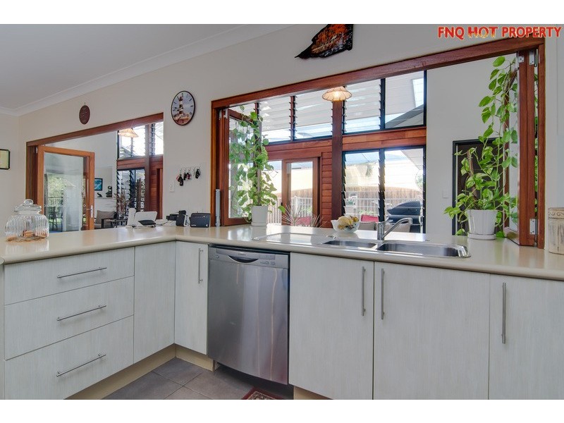40 Iridescent Drive, Trinity Park QLD 4879
