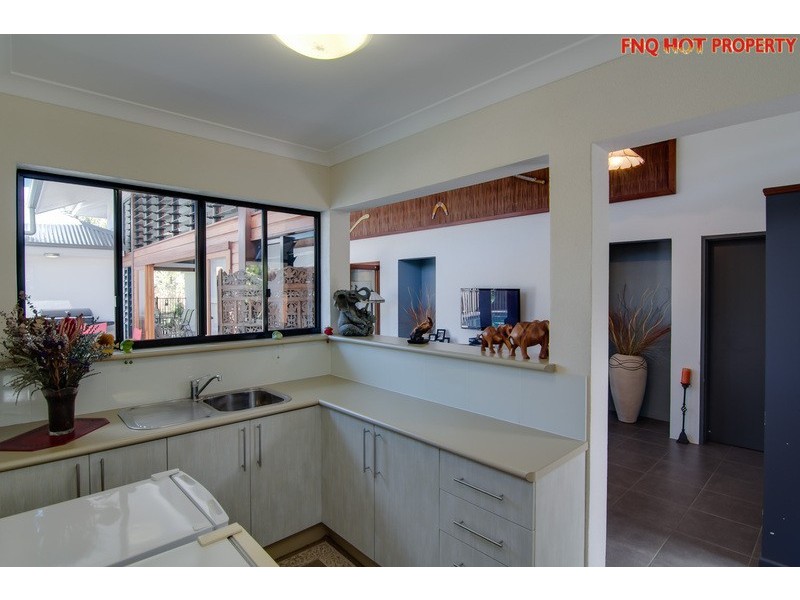 40 Iridescent Drive, Trinity Park QLD 4879