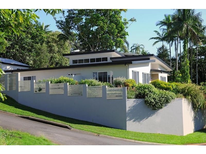2 Carmelo Close, Whitfield QLD 4870
