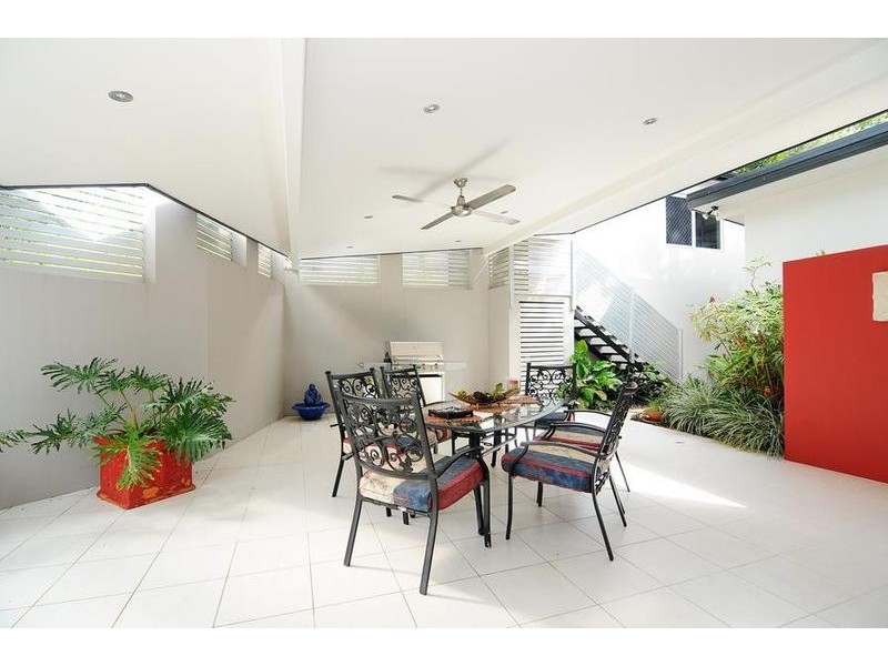 2 Carmelo Close, Whitfield QLD 4870