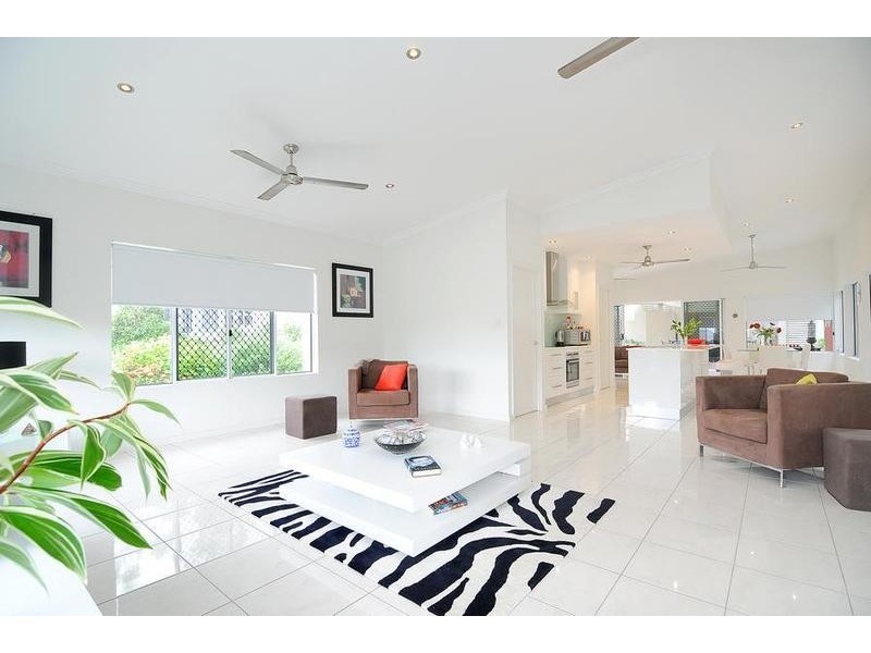 2 Carmelo Close, Whitfield QLD 4870