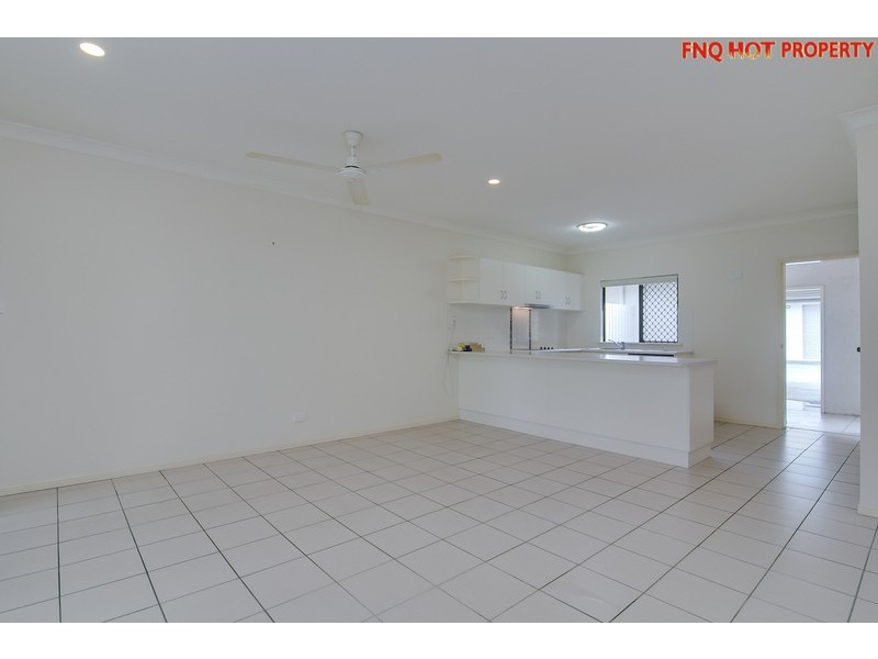 3/53 Kambara St, White Rock QLD 4868